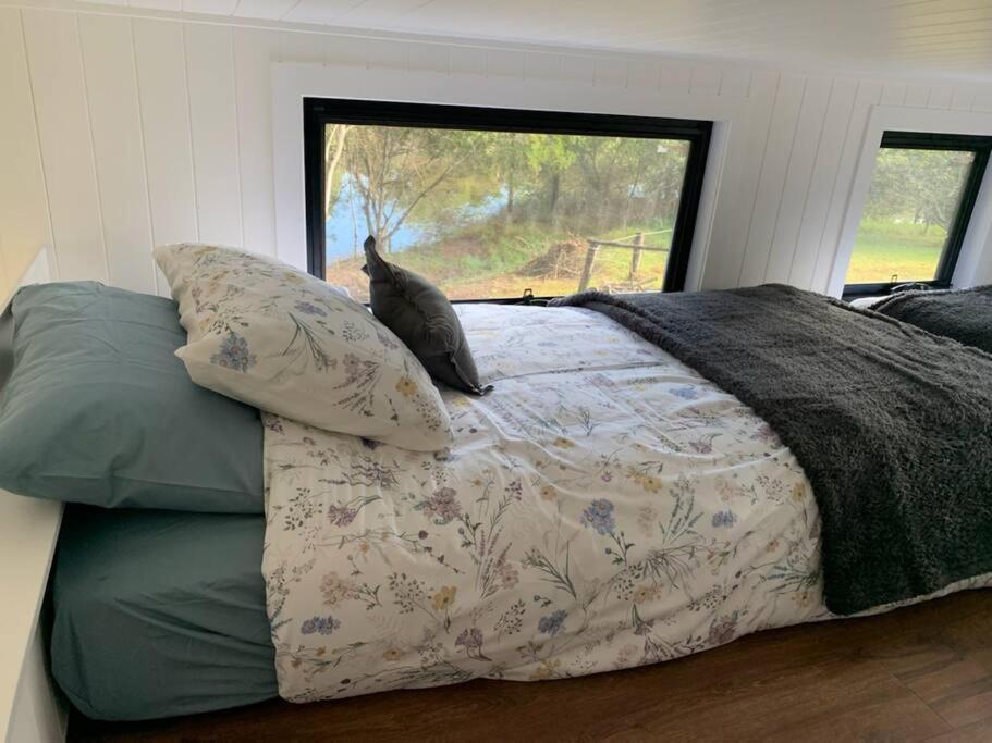 Gorgeous 2 Bedroom Tiny House Noosa Hinterland *